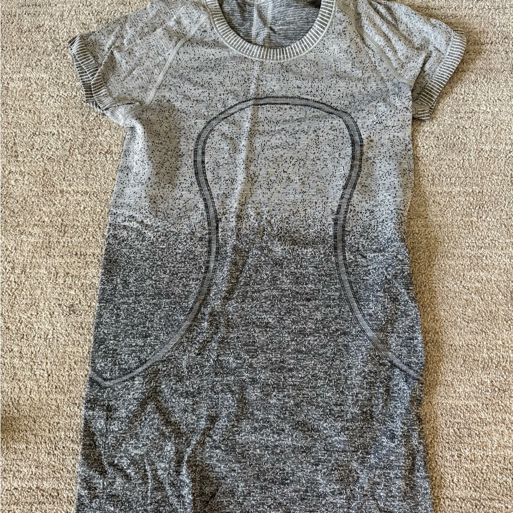 Lululemon Athletica Swiftly Top size 6